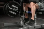 Aparat șezând pentru gambe cu discuri - imagine 3